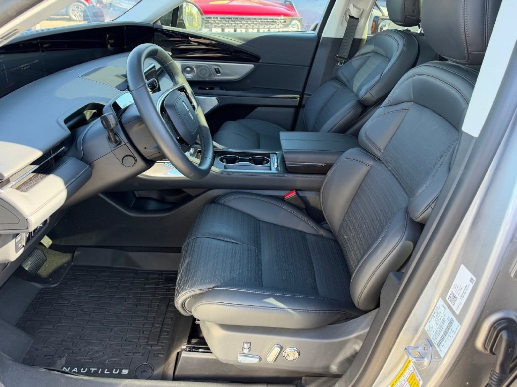 New 2026 Lincoln Nautilus Reserve AWD/4WD image 9