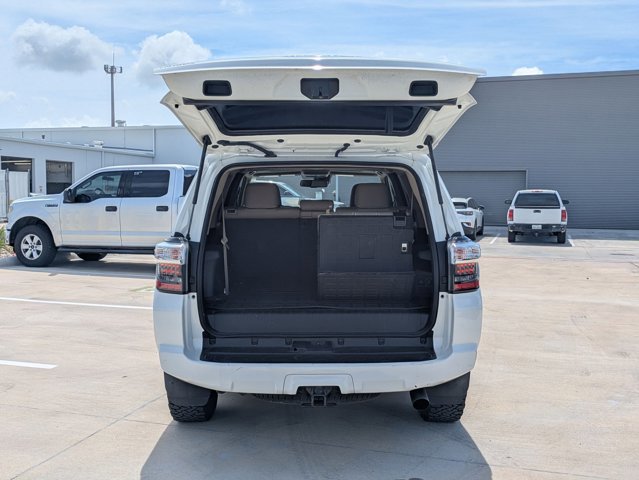 Used 2021 Toyota 4Runner SR5 Premium w/ Moonroof Package AWD/4WD image 6