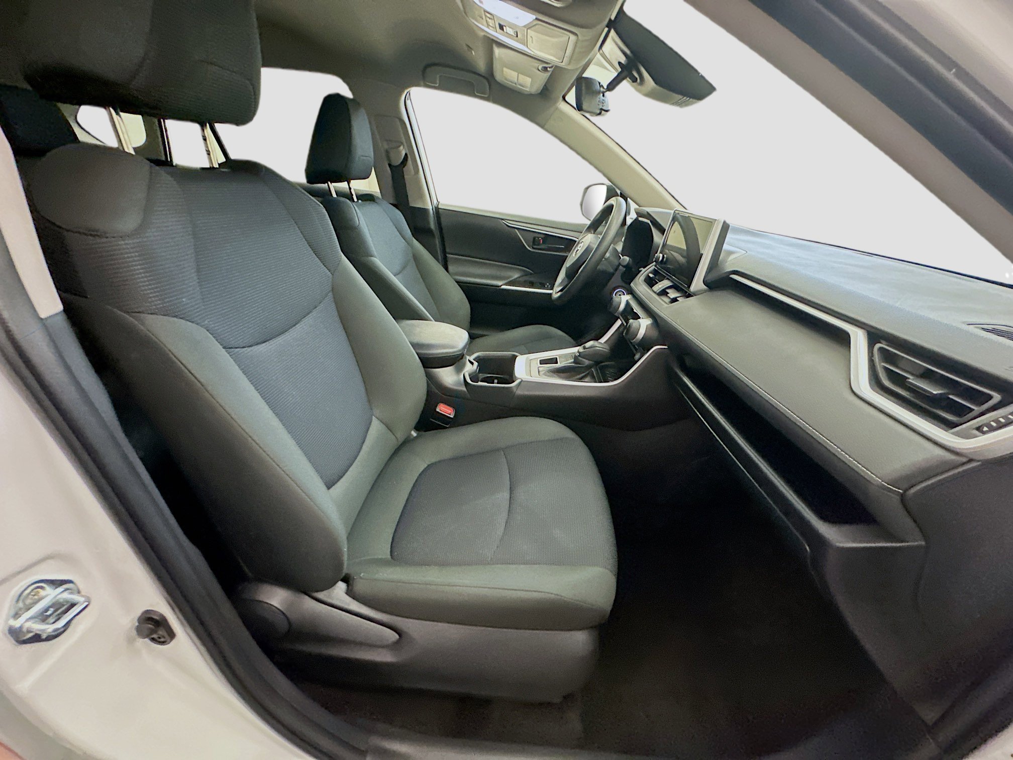 Used 2025 Toyota RAV4 LE image 32