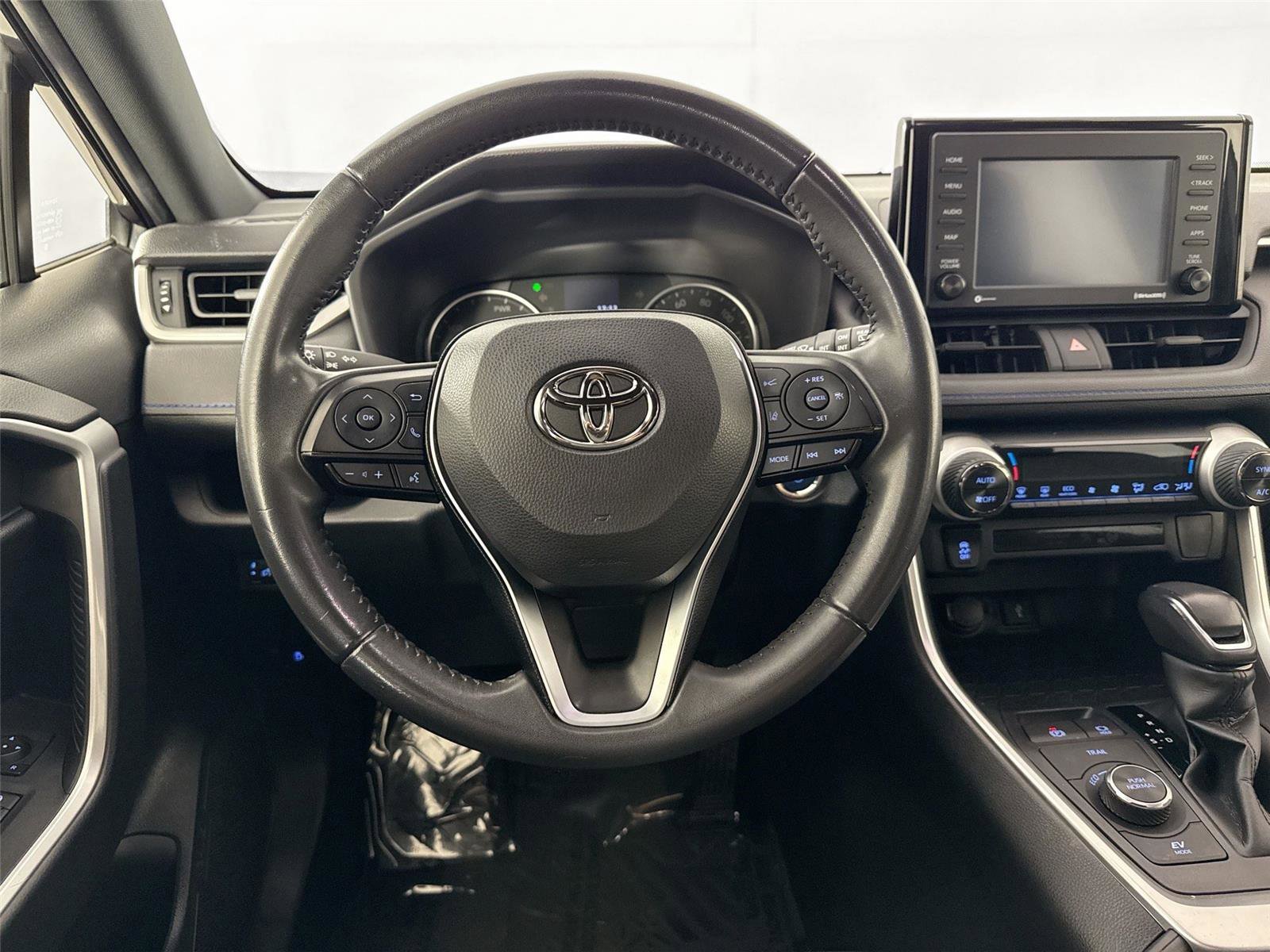 Certified 2022 Toyota RAV4 SE image 28