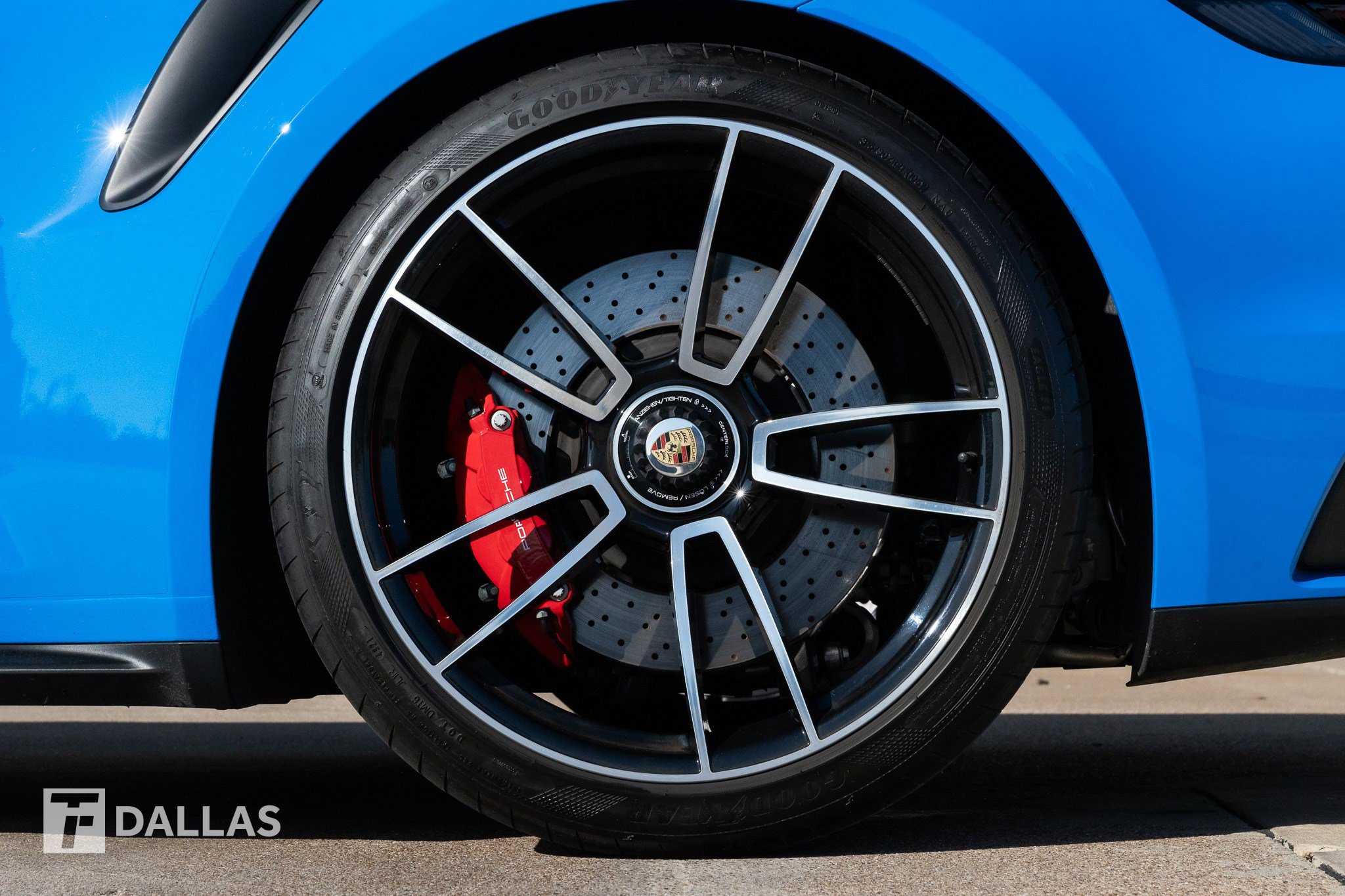 Used 2022 Porsche 911 Turbo image 9