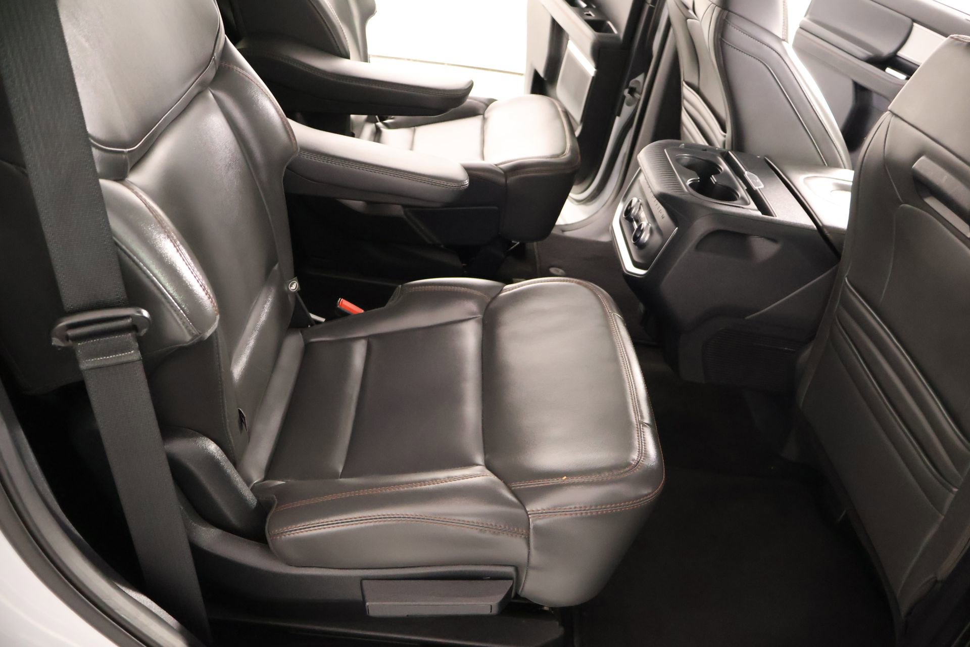Used 2025 Ford Expedition Active AWD/4WD image 14