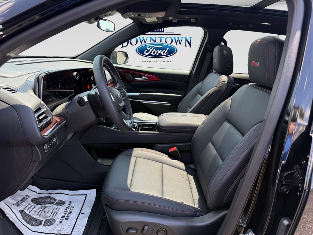 Used 2026 Chevrolet Traverse Z71 w/ LPO, Floor Liner Package AWD/4WD image 30