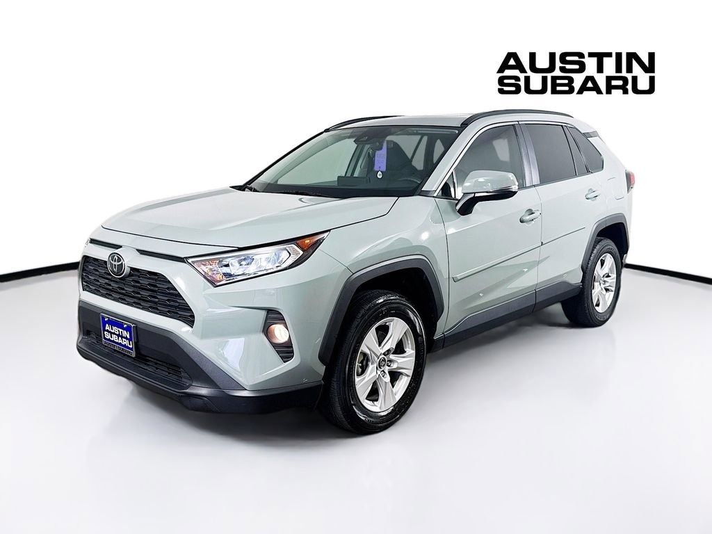 Used 2019 Toyota RAV4 XLE w/ Convenience Package image 3