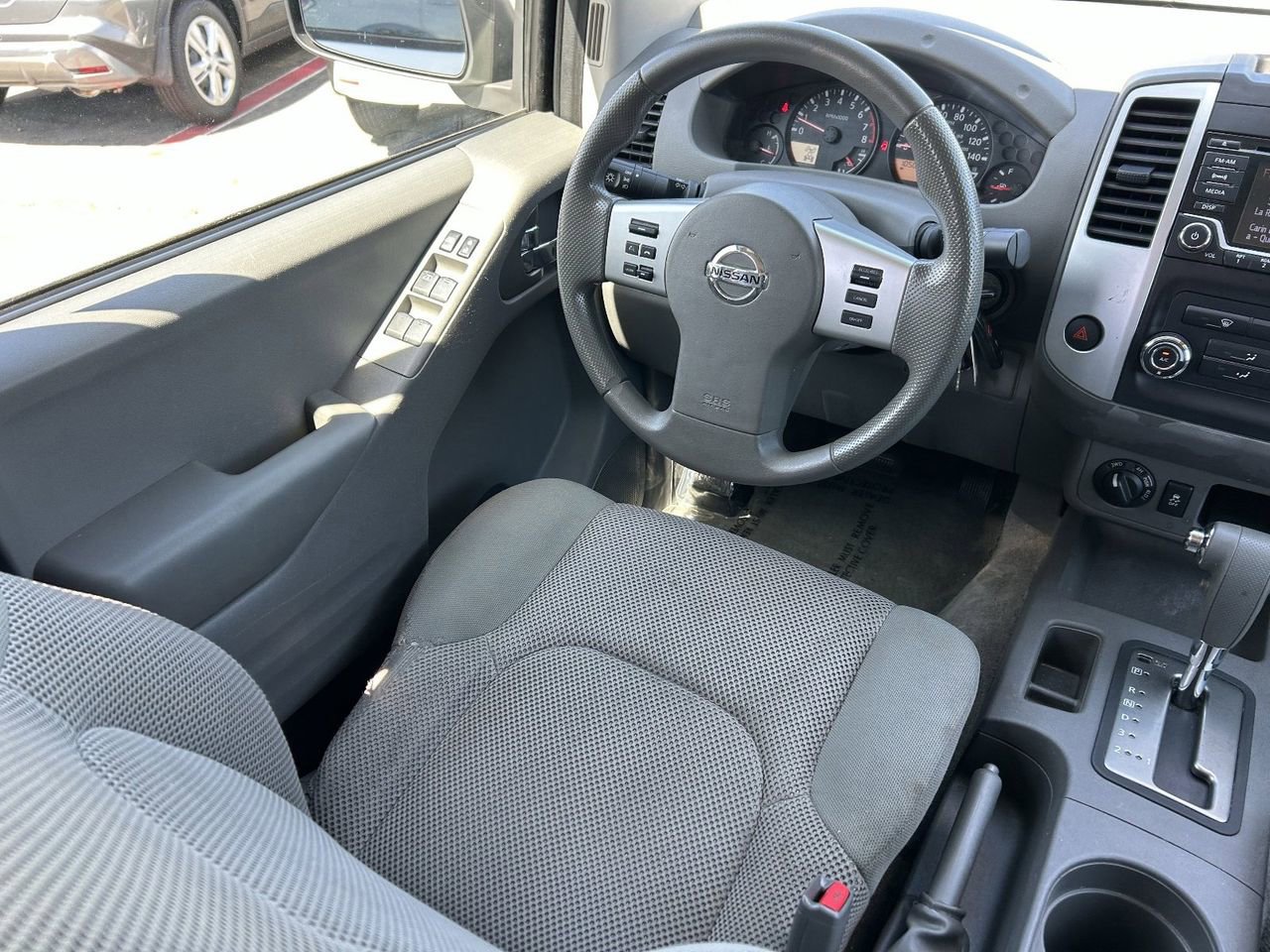 Used 2016 Nissan Frontier SV image 15