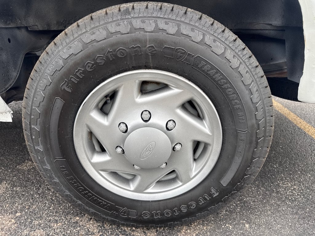 Used 2013 Ford E-350 and Econoline 350 XL RWD image 9