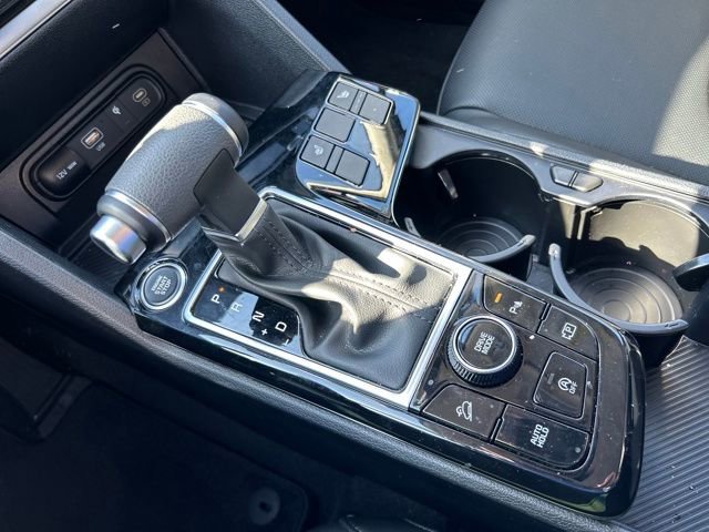 Used 2025 Kia Sportage EX image 24