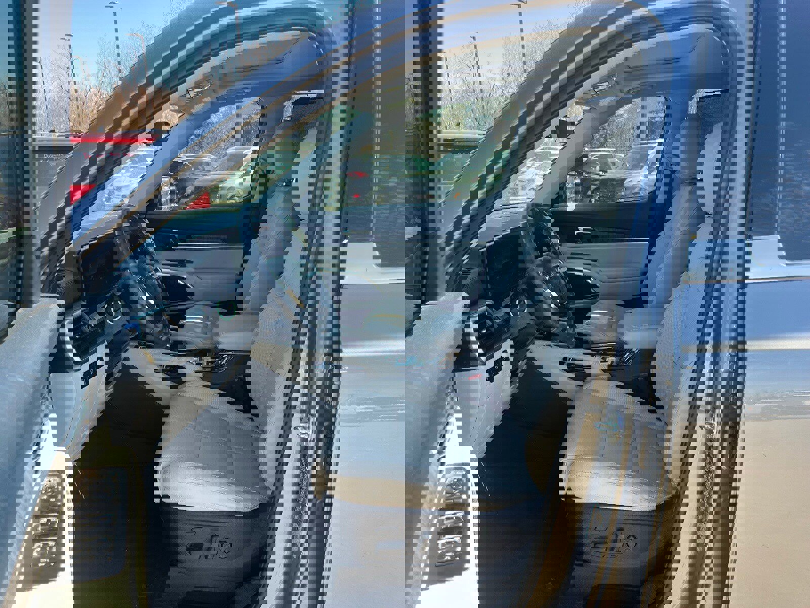 Used 2025 Kia Telluride SX w/ SX Captain's Chair Package image 27