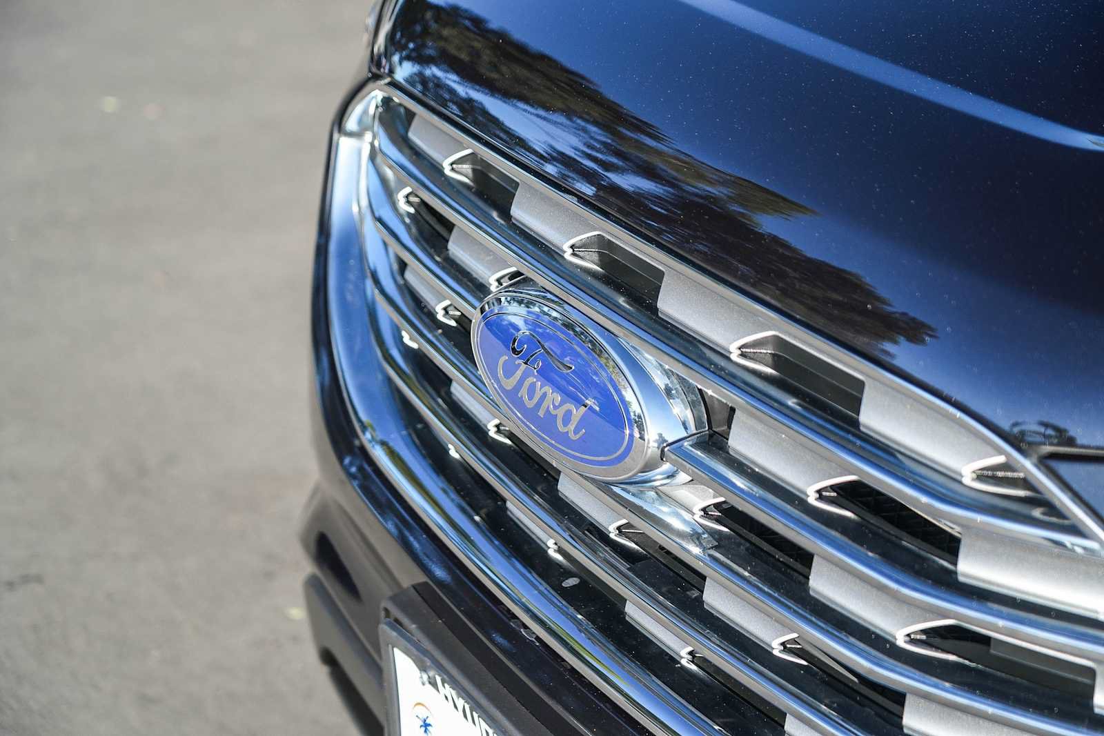 Used 2020 Ford Edge SE w/ Cargo Accessory Package AWD/4WD image 3