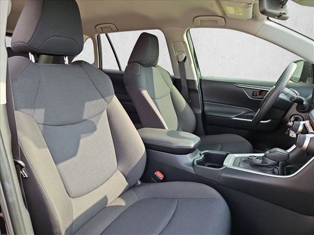 Used 2025 Toyota RAV4 LE AWD/4WD image 21