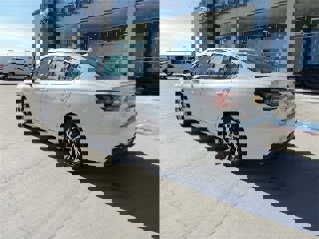 Used 2024 Subaru Legacy Premium image 9