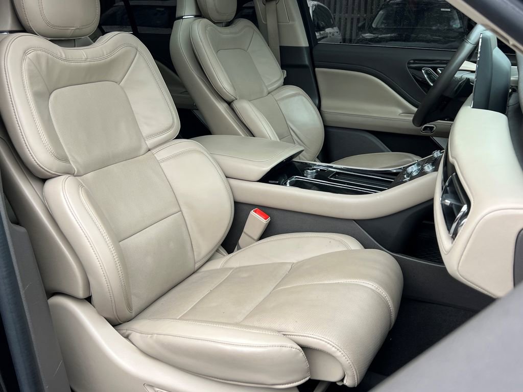 Certified 2022 Lincoln Aviator Reserve w/ Equipment Group 201A image 13