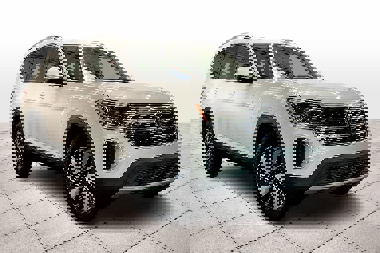 New 2025 Volkswagen Atlas SEL image 2