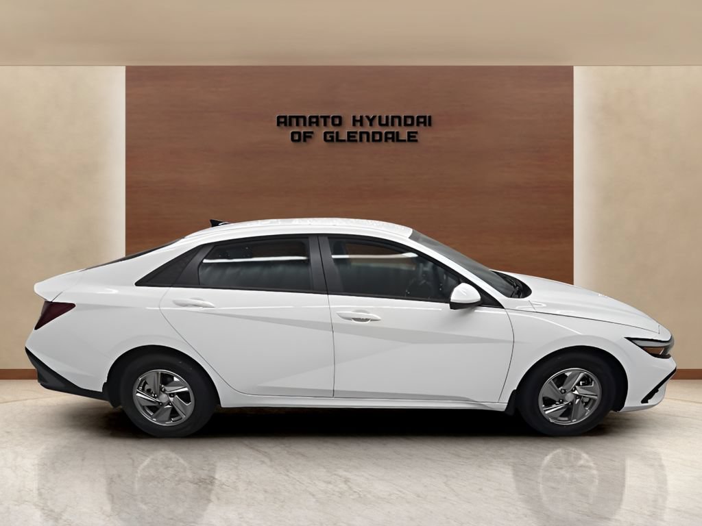 New 2026 Hyundai Elantra SE FWD image 7