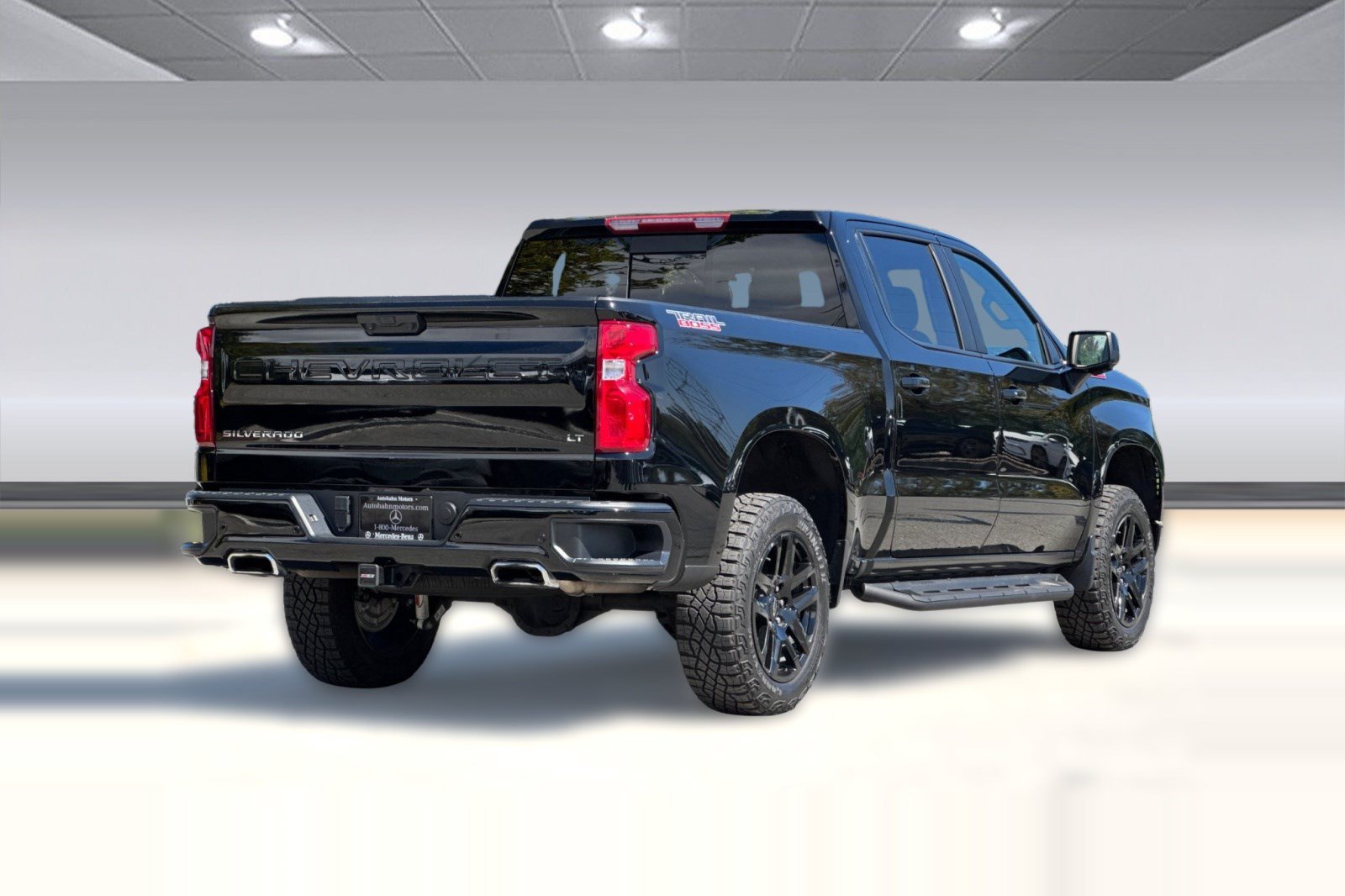 Used 2025 Chevrolet Silverado 1500 LT Trail Boss w/ LT Trail Boss Premium Package AWD/4WD image 9