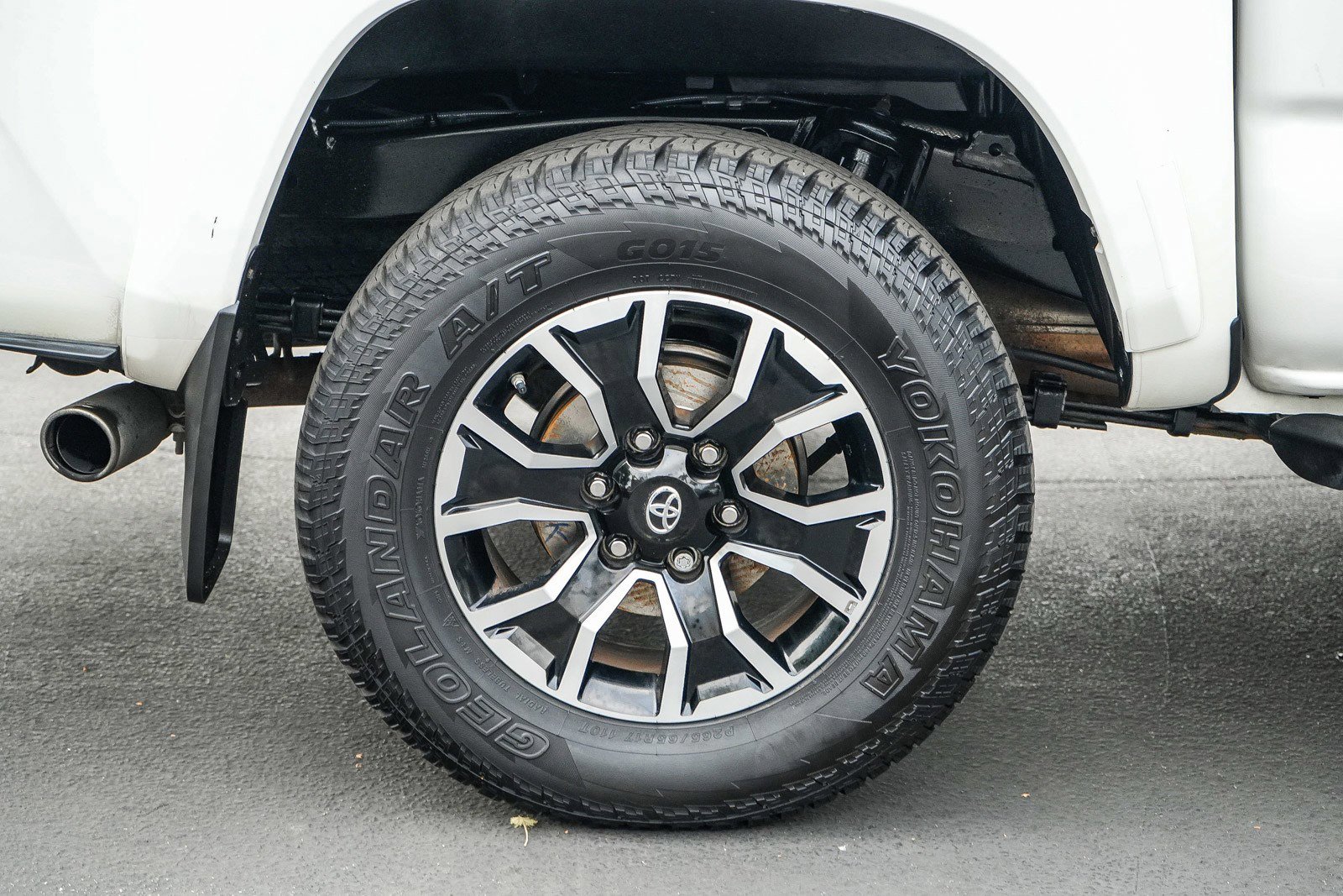 Used 2021 Toyota Tacoma TRD Sport w/ Technology Package AWD/4WD image 11