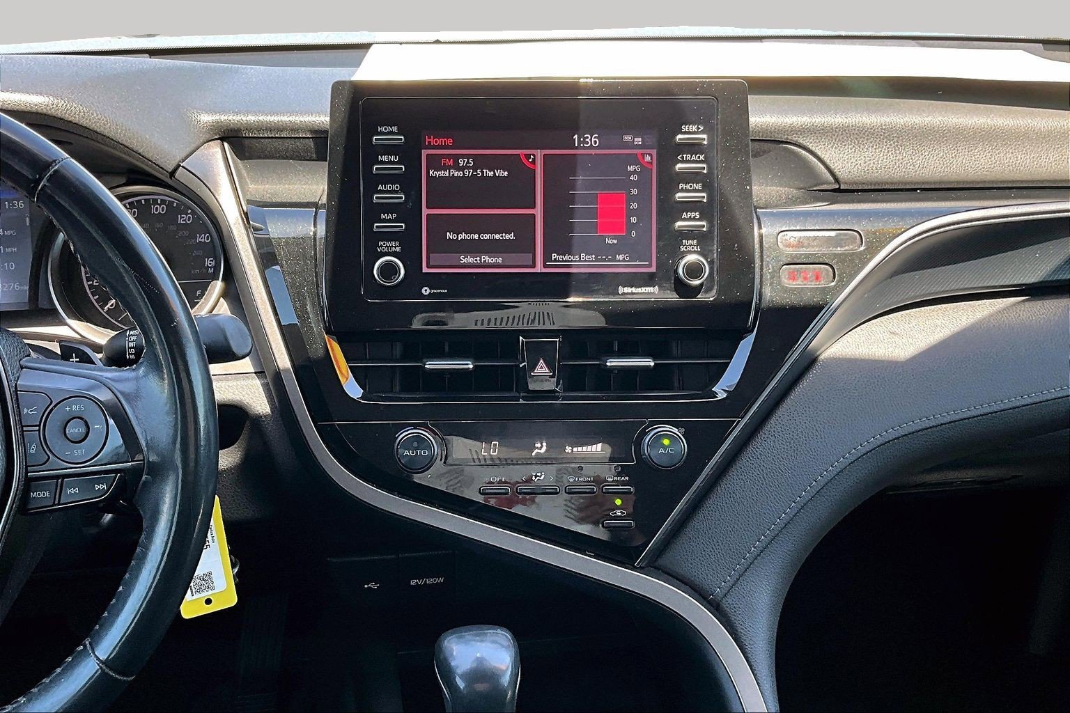 Used 2021 Toyota Camry SE w/ Carpet Mat Package (TMS) FWD image 6