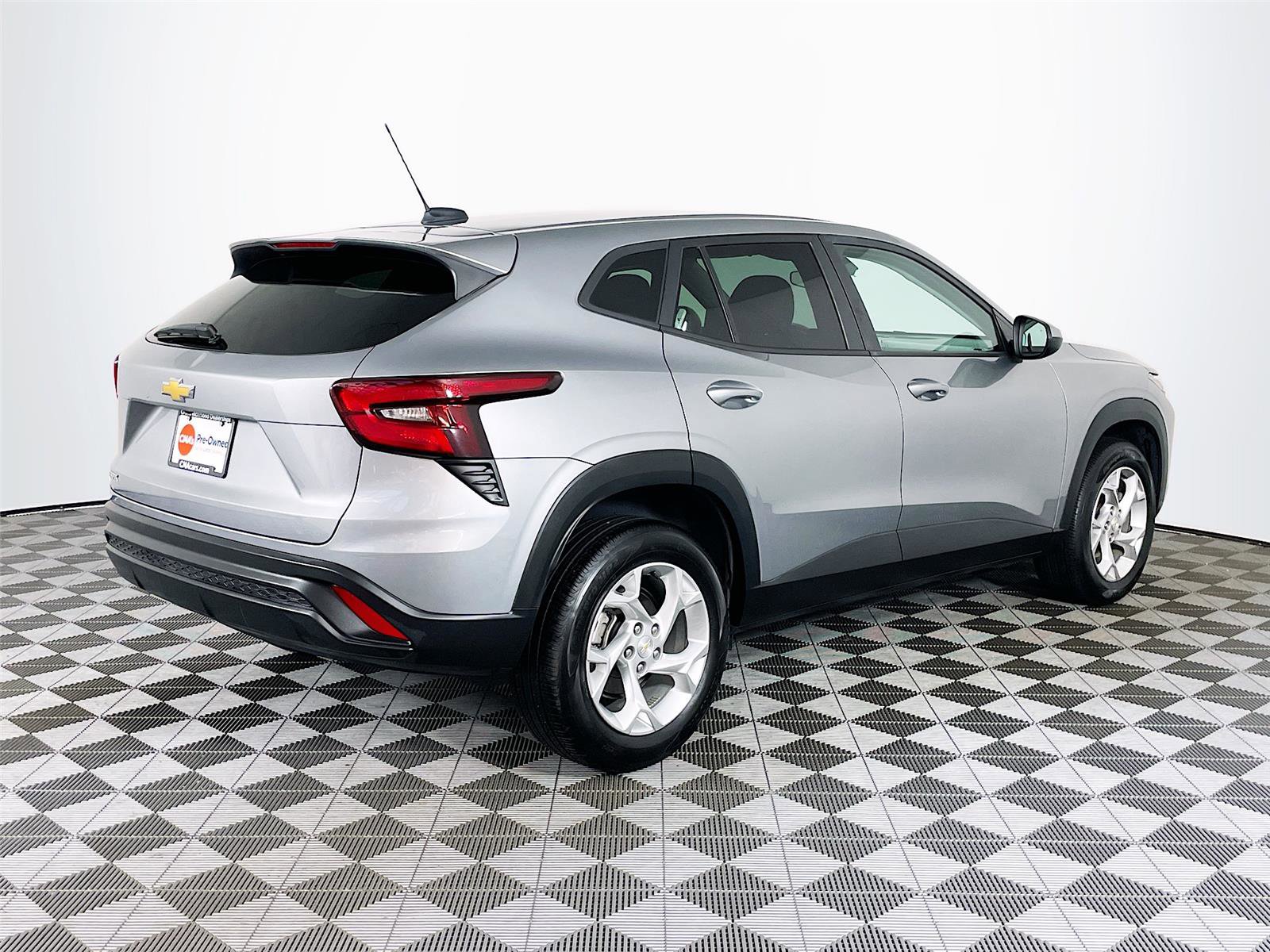 Certified 2024 Chevrolet Trax LS w/ LS Convenience Package image 9