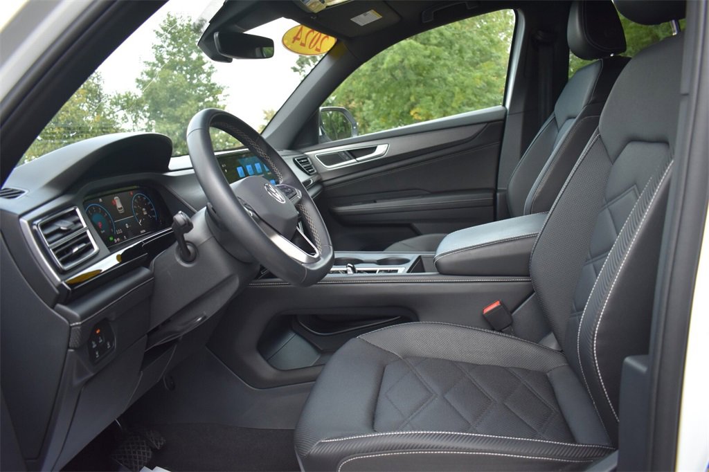 Used 2024 Volkswagen Atlas Cross Sport SE image 25