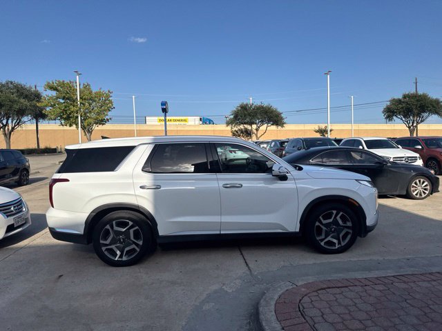 Used 2023 Hyundai Palisade Limited FWD image 3