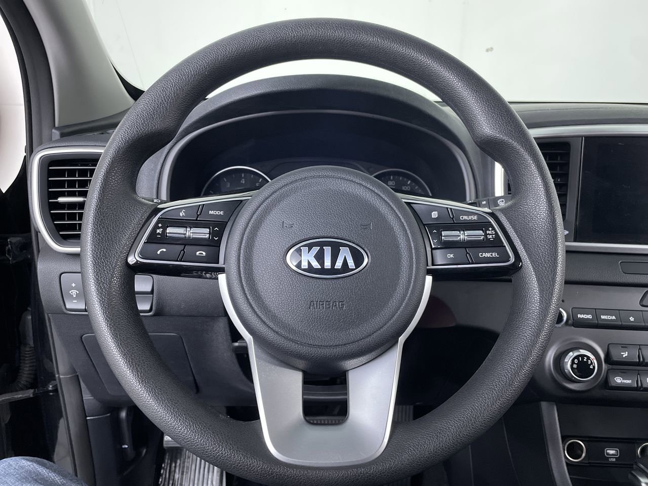 Used 2022 Kia Sportage LX AWD/4WD image 13