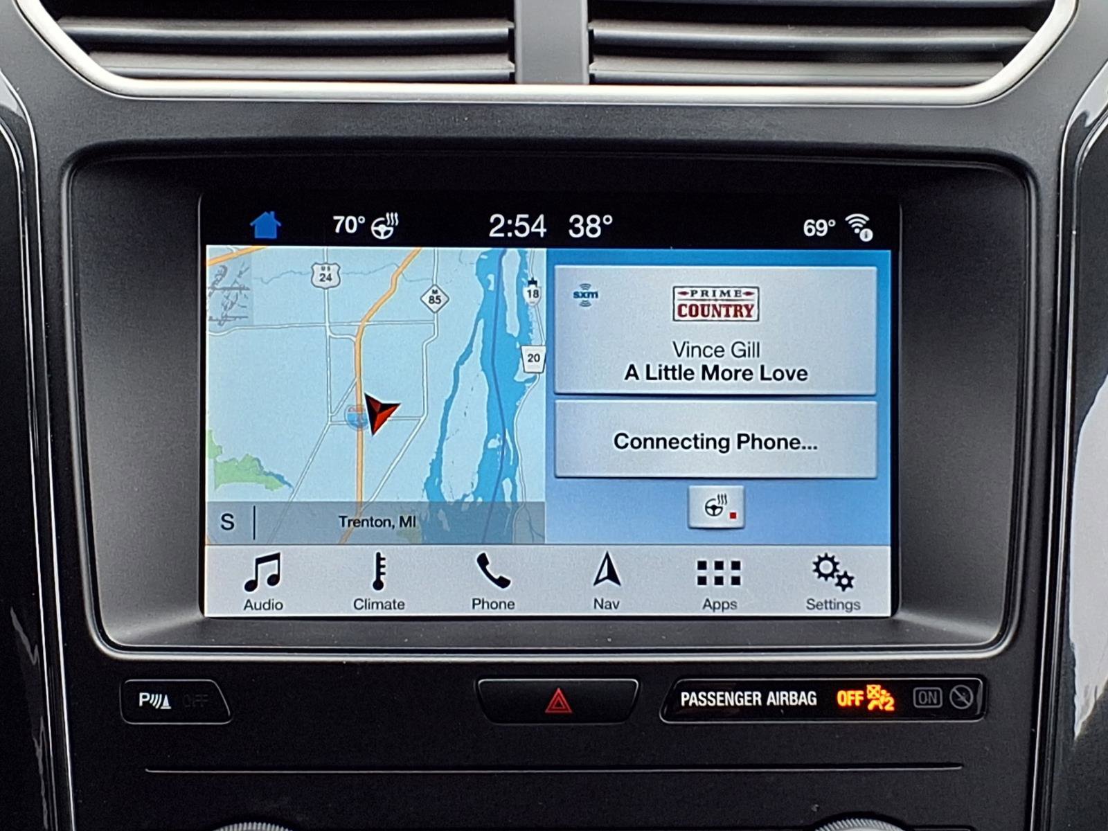 Used 2019 Ford Explorer XLT w/ Equipment Group 202A image 12