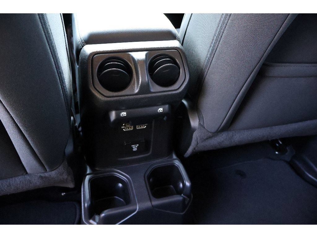 Used 2023 Jeep Wrangler Unlimited Sahara AWD/4WD image 24