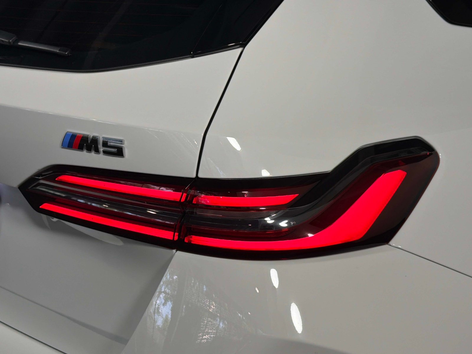 Used 2025 BMW M5 Touring AWD/4WD image 17