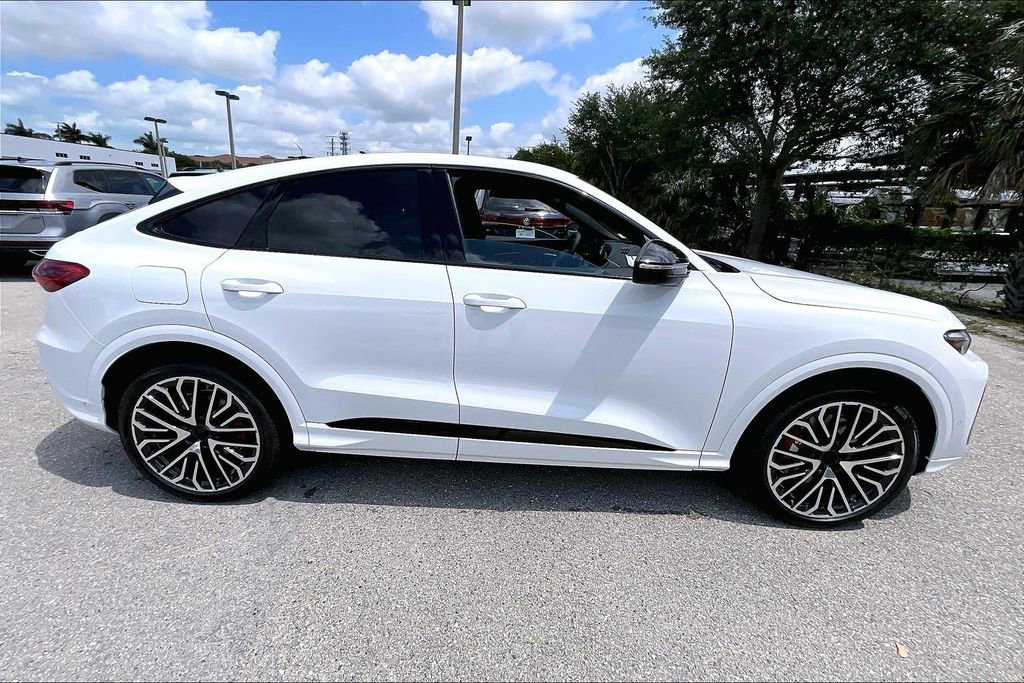 New 2026 Audi SQ5 Premium Plus AWD/4WD image 4
