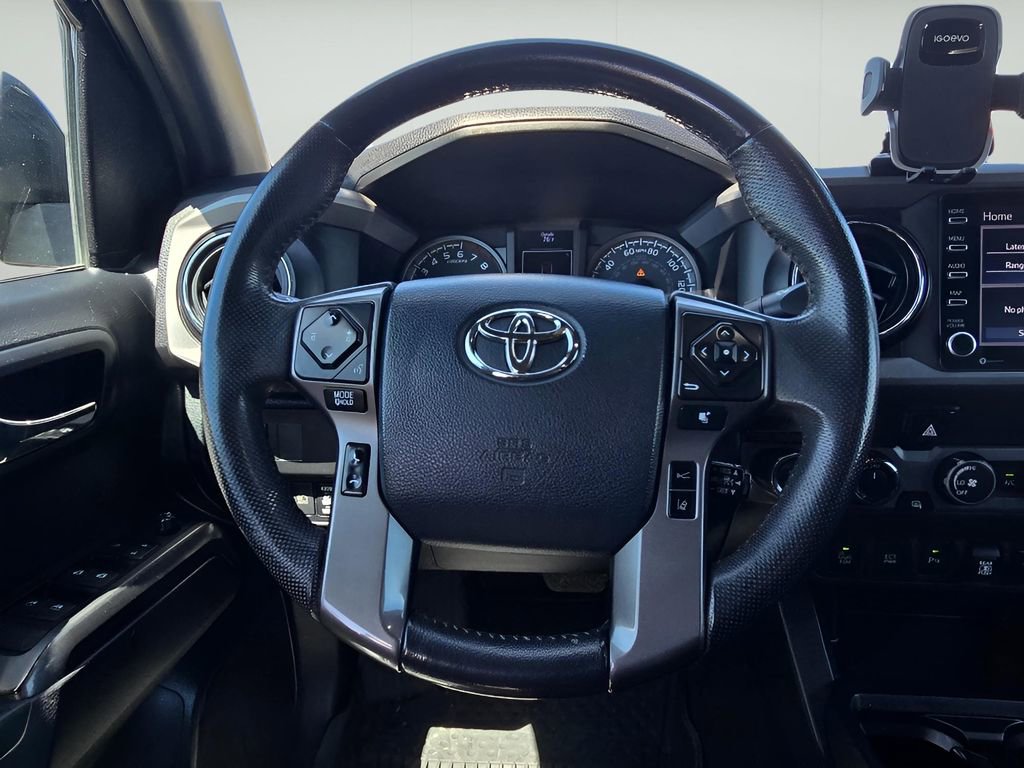 Used 2020 Toyota Tacoma TRD Off-Road w/ Technology Package AWD/4WD image 11