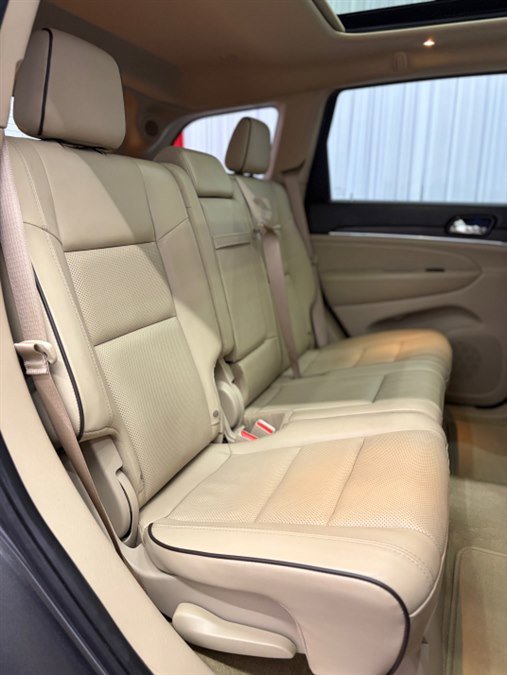 Used 2020 Jeep Grand Cherokee Overland AWD/4WD image 18