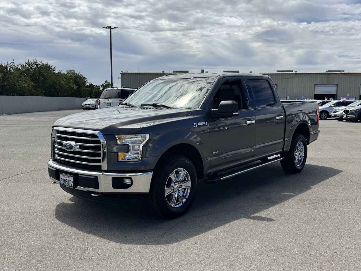 Used 2017 Ford F150 XLT w/ Equipment Group 302A Luxury AWD/4WD image 5