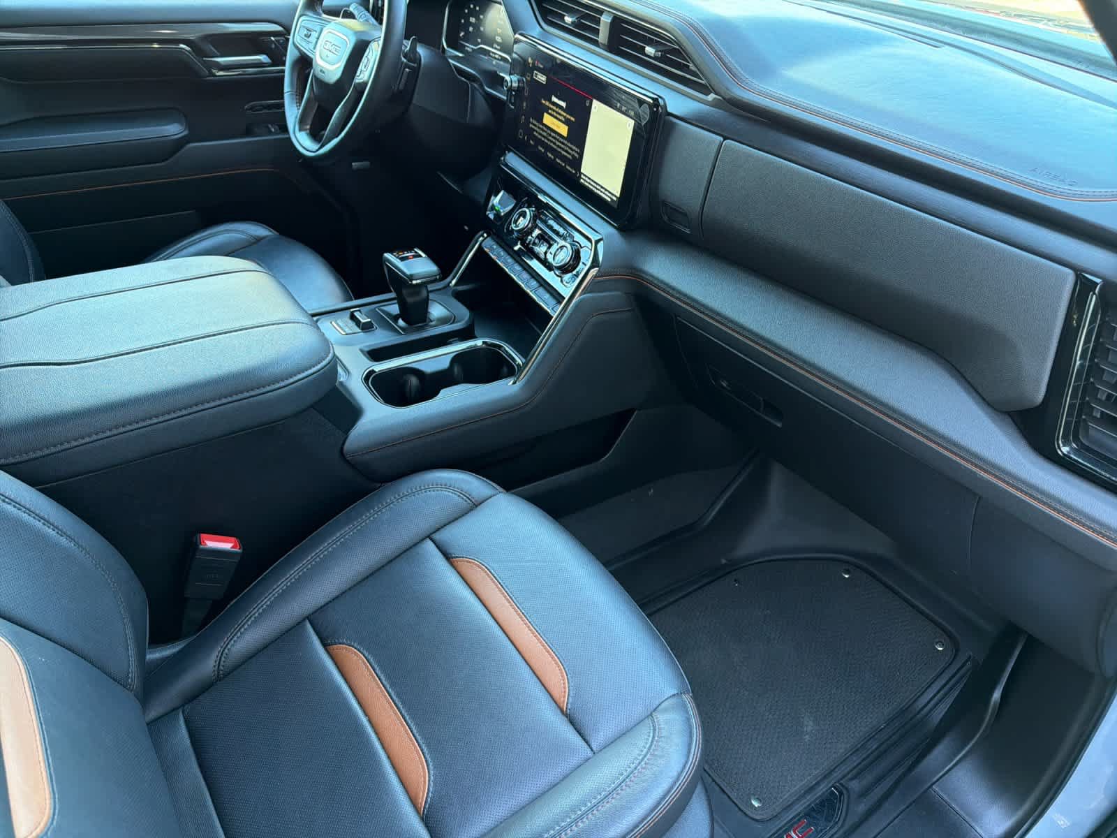 Used 2024 GMC Sierra 1500 AT4 w/ Technology Package AWD/4WD image 16