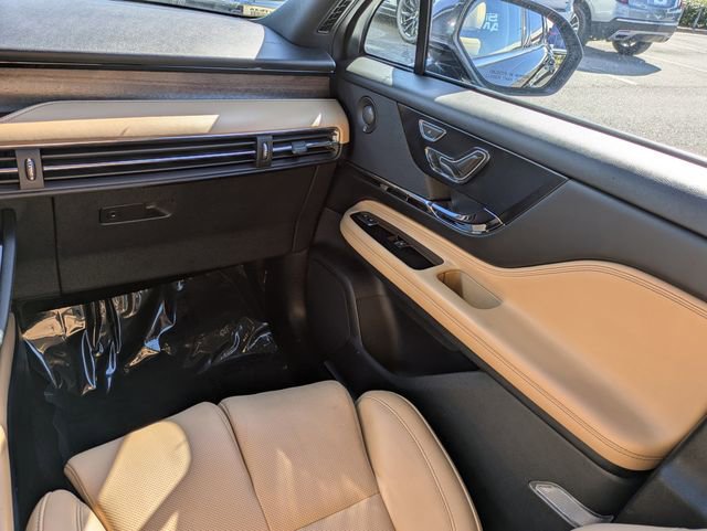 Used 2020 Lincoln Corsair Reserve w/ Equipment Group 202A image 17