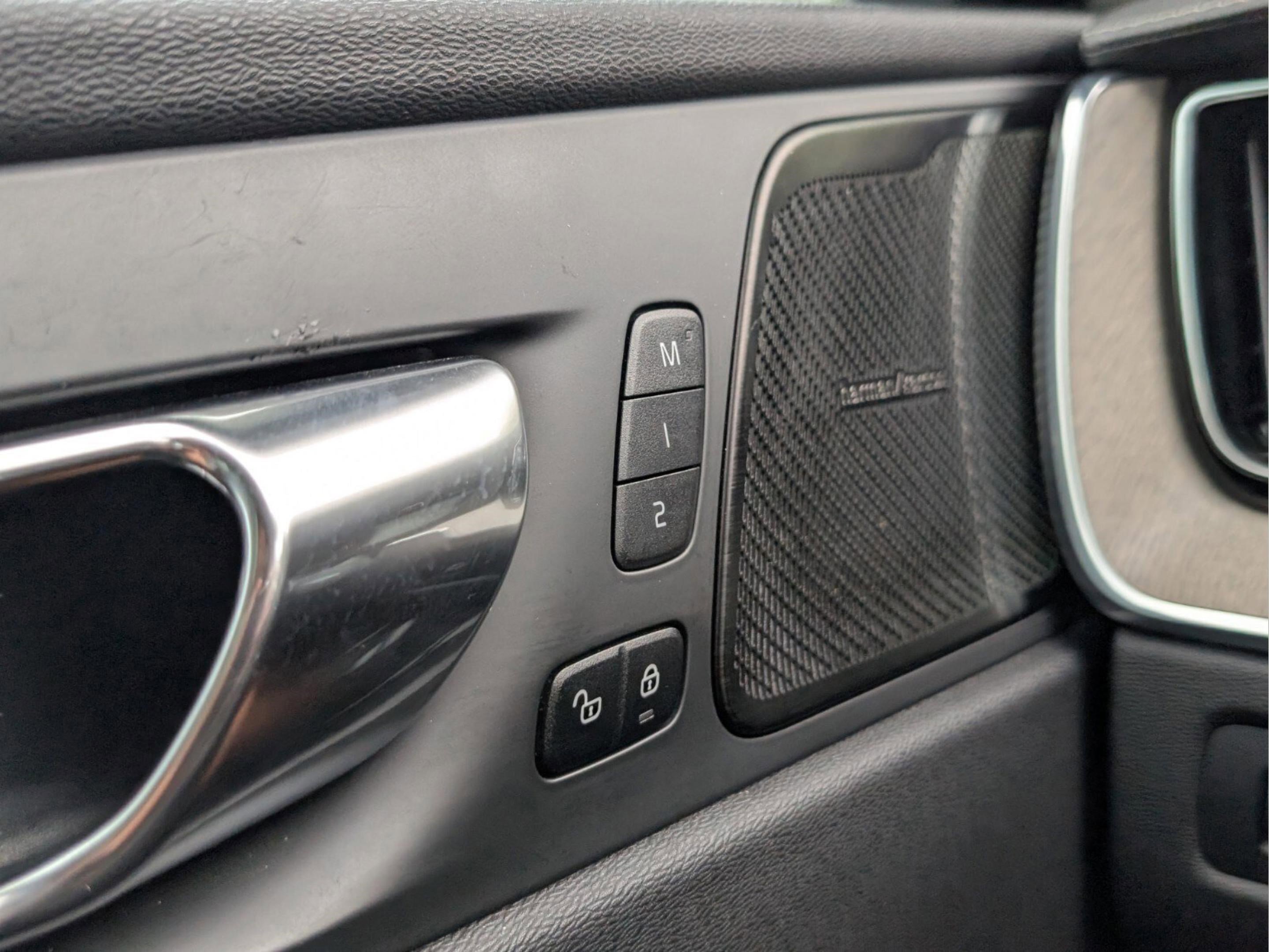 Used 2021 Volvo XC60 T5 Inscription image 41