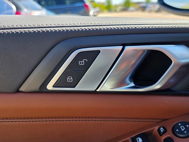 Used 2024 BMW X5 M60i AWD/4WD image 11