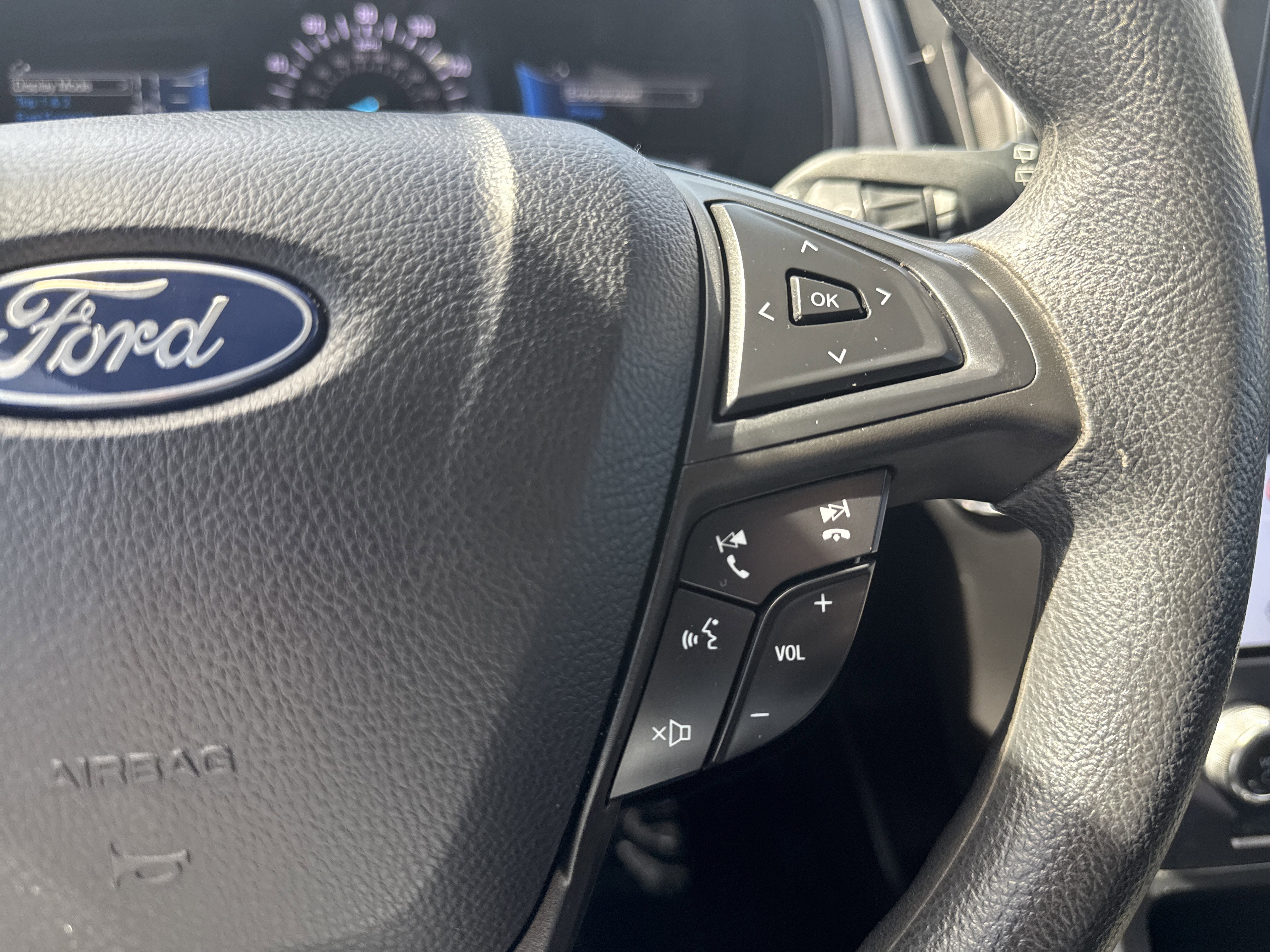 Used 2022 Ford Edge SE w/ Black Appearance Package image 22