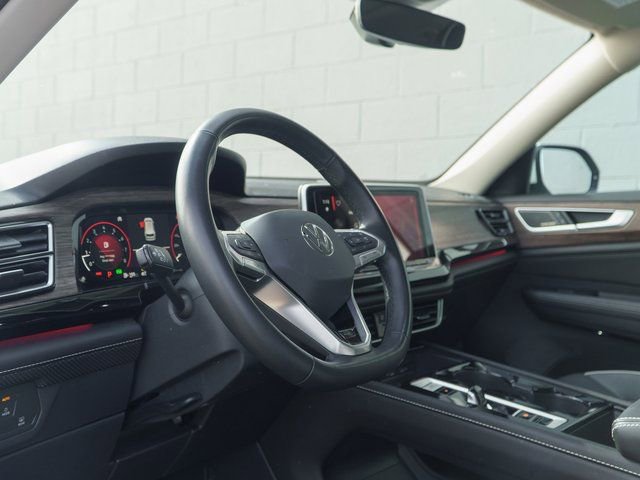 Used 2025 Volkswagen Atlas SEL Premium R-Line image 4