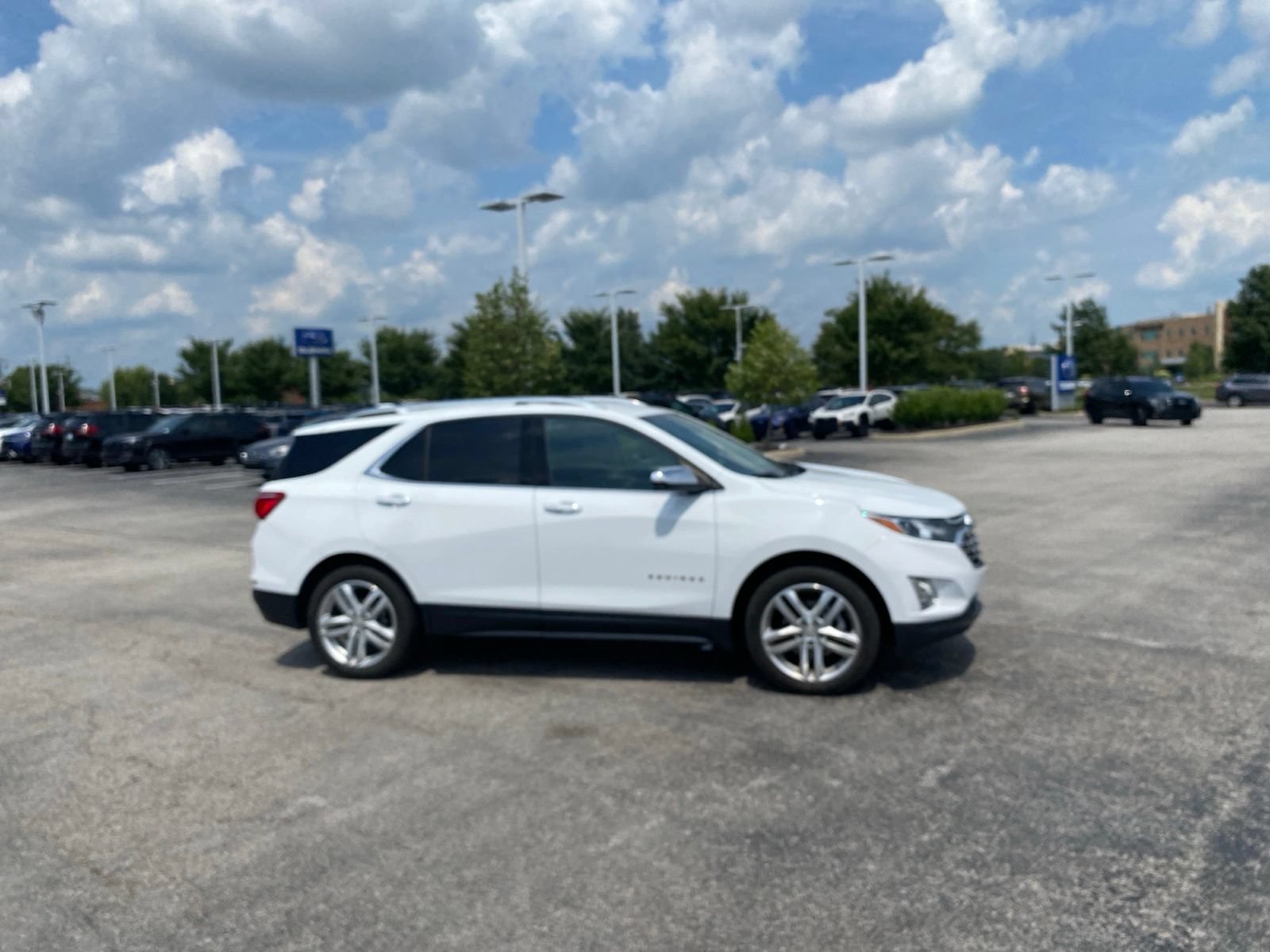 Used 2020 Chevrolet Equinox Premier AWD/4WD image 16