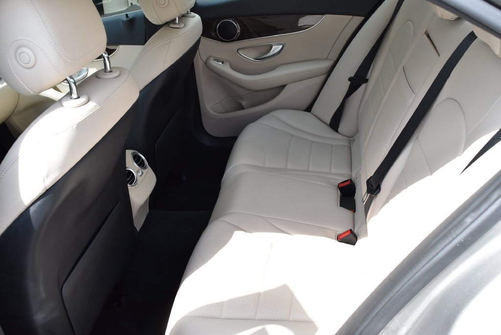 Used 2019 Mercedes-Benz C 300 4MATIC Sedan image 9