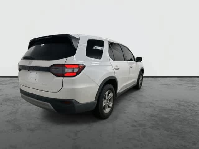 Certified 2025 Honda Pilot EX-L image 3