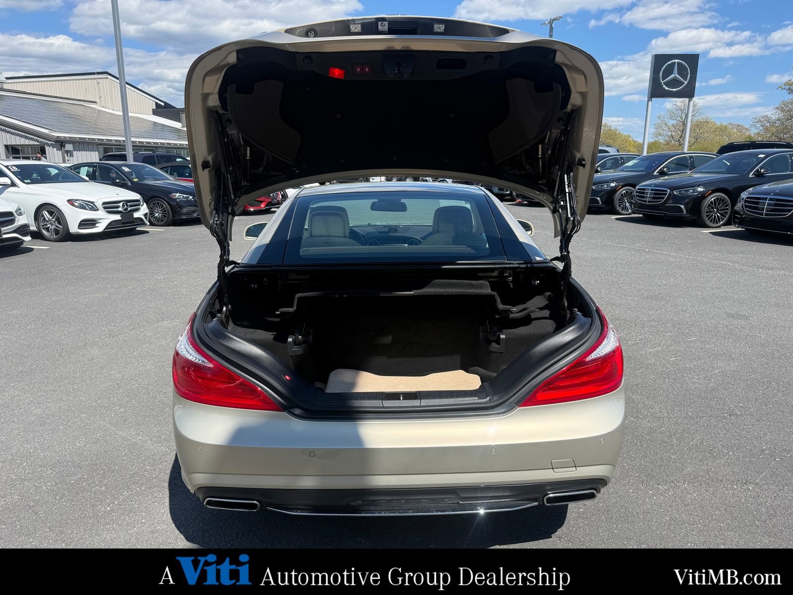 Used 2013 Mercedes-Benz SL 550 image 23