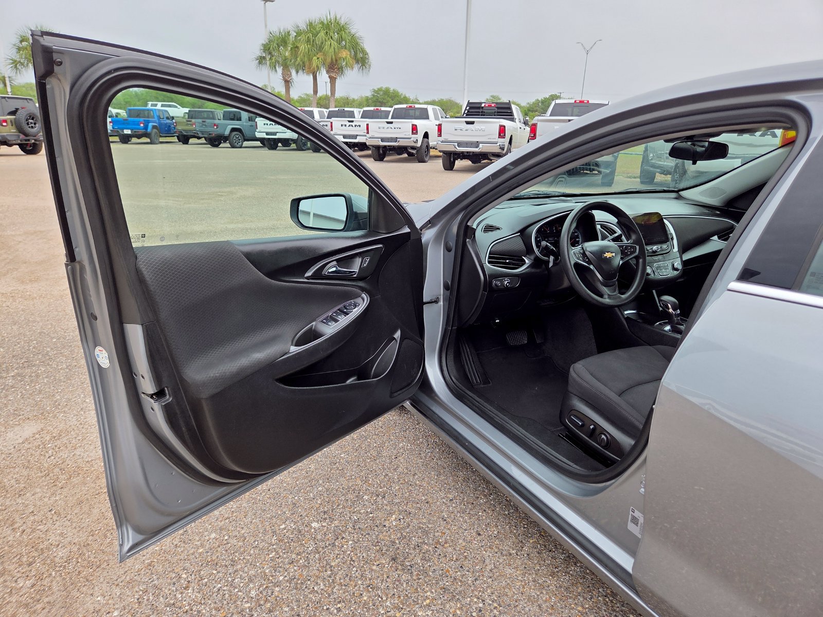 Used 2024 Chevrolet Malibu LT FWD image 12