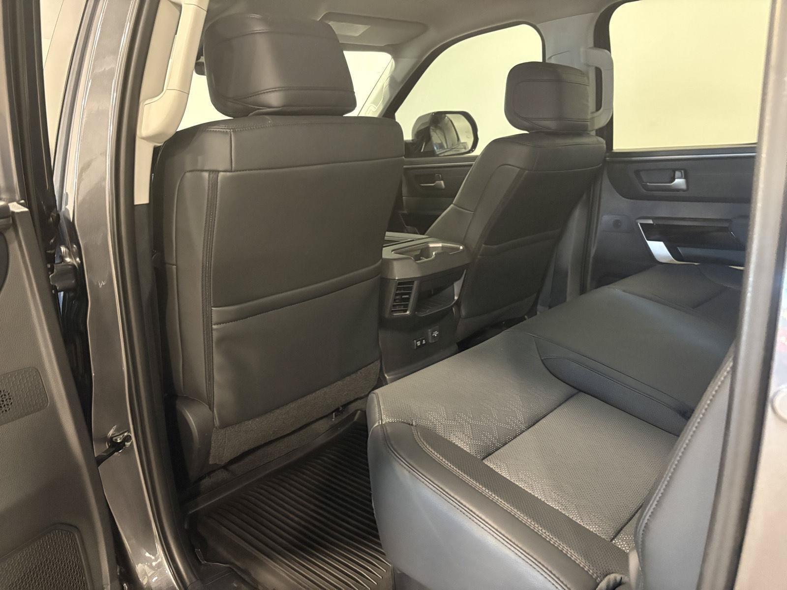 Used 2024 Toyota Tundra Limited AWD/4WD image 30