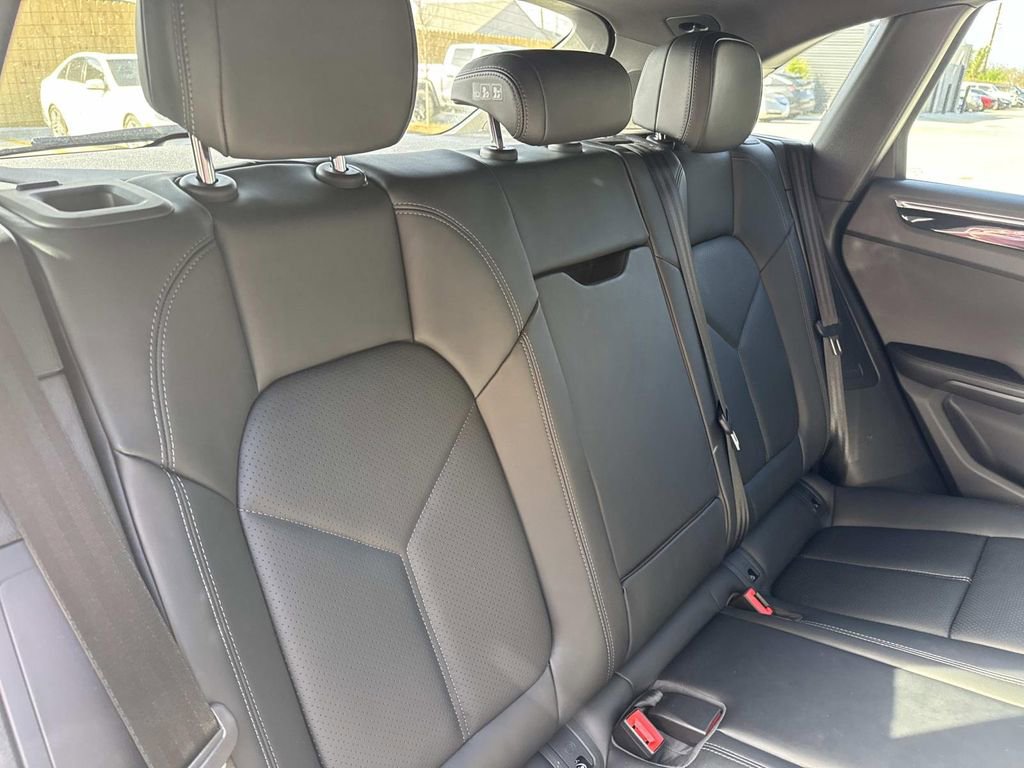 Certified 2025 Porsche Macan image 14