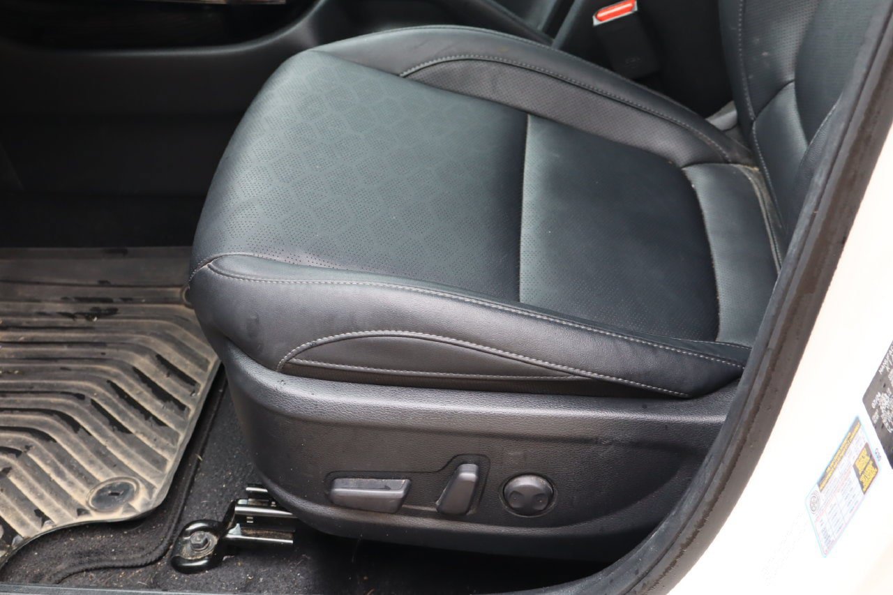 Used 2025 Kia Seltos EX FWD image 13