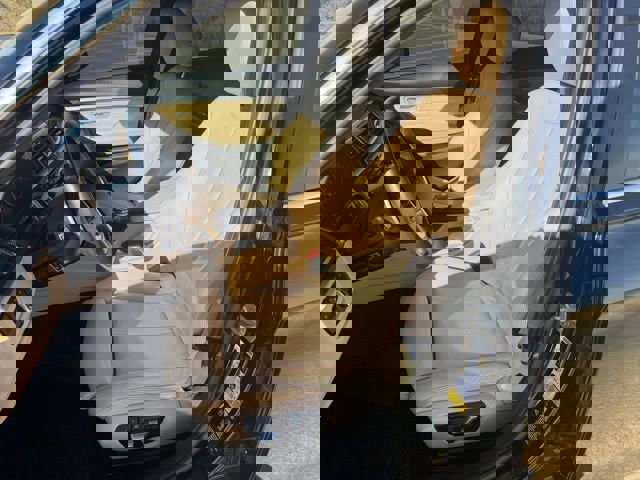 Used 2017 BMW 330i xDrive Sedan image 10