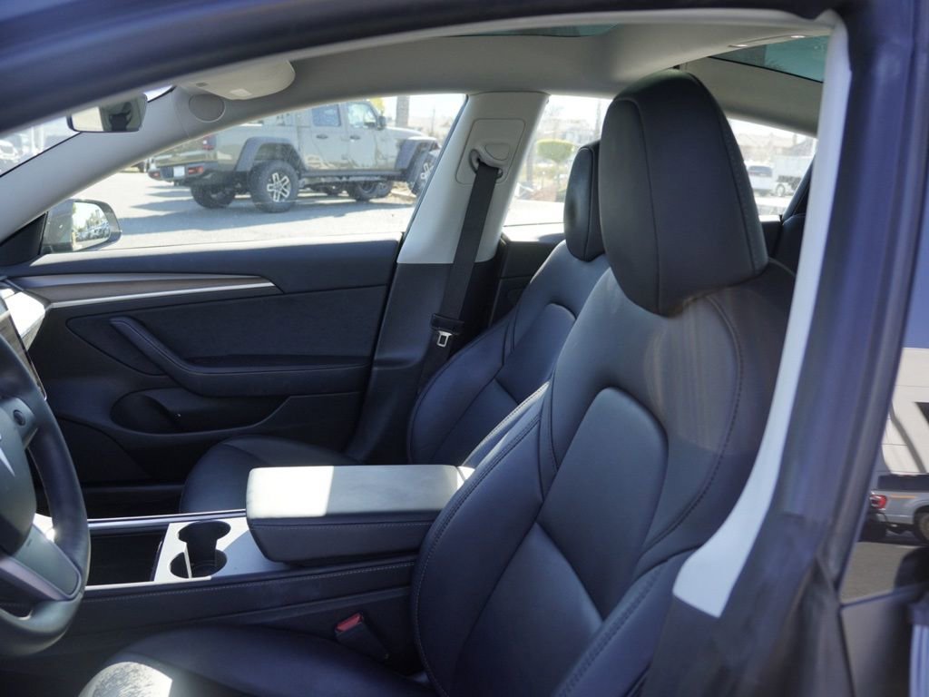 Used 2023 Tesla Model 3 Standard Range image 15