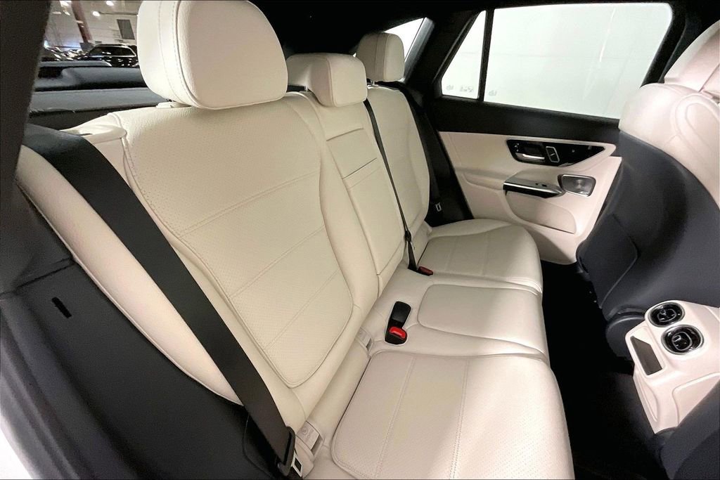 Used 2026 Mercedes-Benz GLC 300 4MATIC image 19
