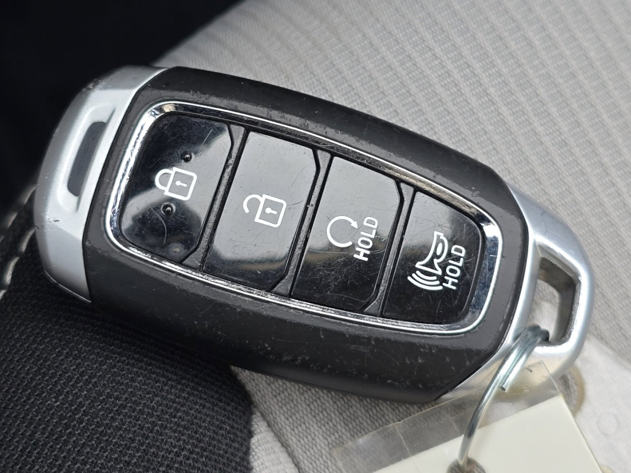 Used 2025 Hyundai Venue SEL image 30